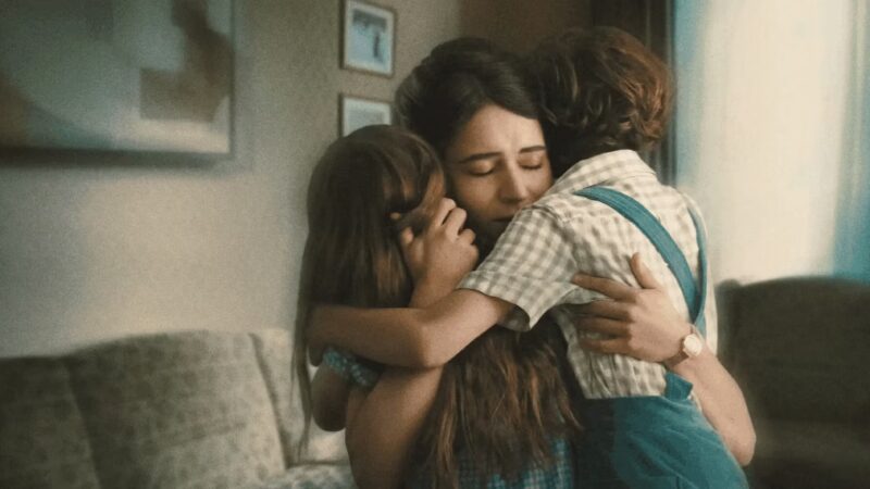 Eu não saí da frente da TV até terminar essa minissérie mexicana da Netflix!